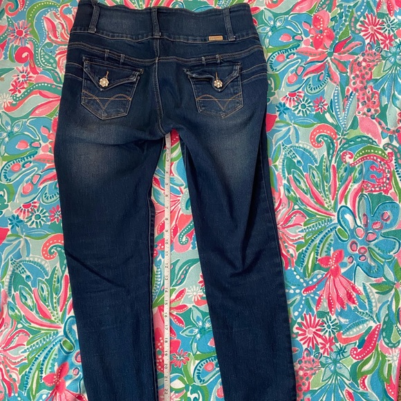 3/12 🌺Bella Jeans med. blue wash. Size 9 slim stretch jeans flower buttons - Picture 3 of 10